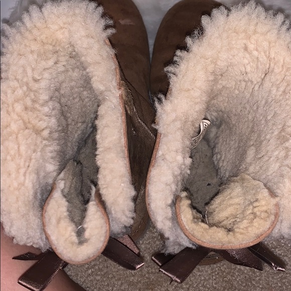 Brown ugg’s with bows - Picture 4 of 5